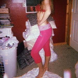Gilly hicks pink yoga/workout leggings💗